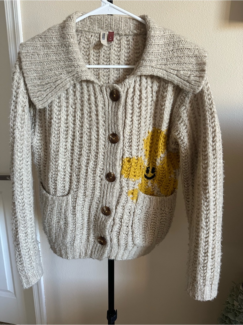 Anthropologie Cream Knit Cardigan with Yellow Star Motif - Picture 4 of 12